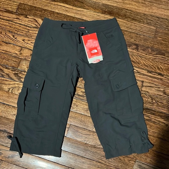 THE NORTH FACE NWT women’s capri cargo pants size 2 - Picture 2 of 9